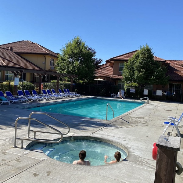 Poolside Townhome Steps from Lake, Pool, and Hot Tub