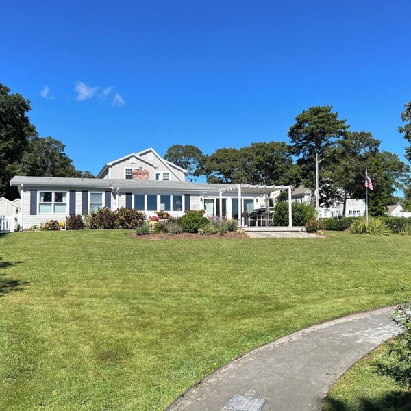 Popponesset-Exclusive Waterfront Home, Firepit, Hot Tub, & central A/C