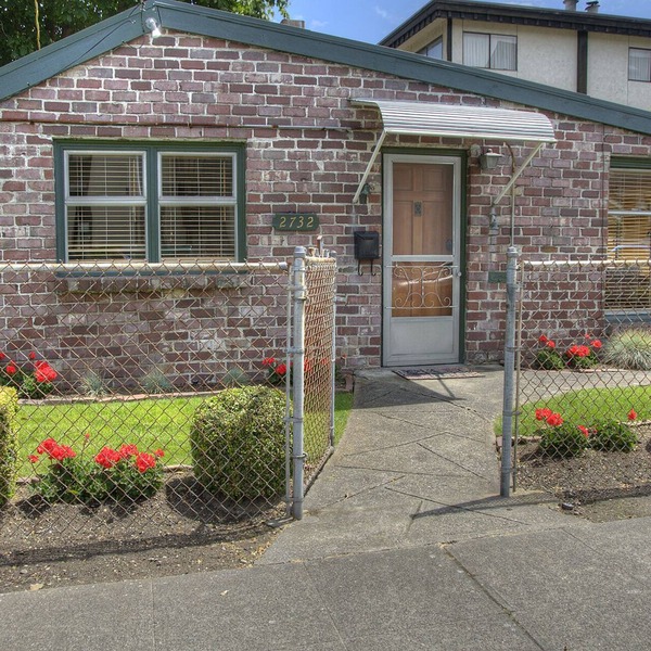 Popular Alki Beach Seattle Vacation House, Walk to Restaurants