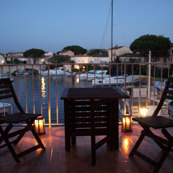Port Grimaud: Studio 2-4pers. overlooking Port Grimaud channels Terrace South East