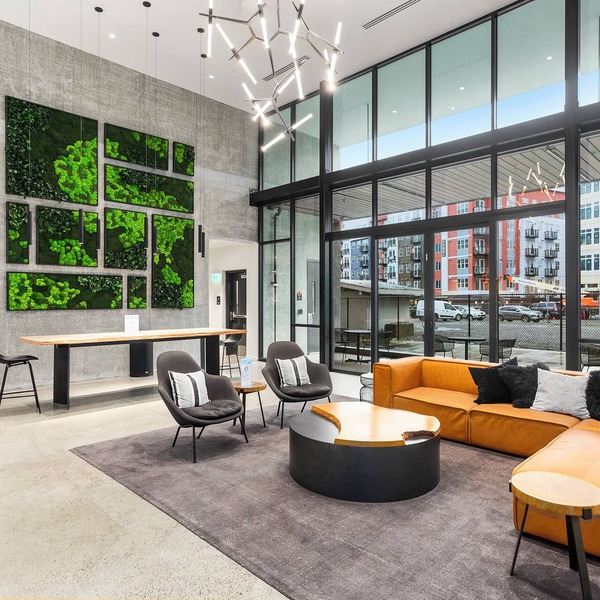 Posh Lofty Pad in Central Redmond