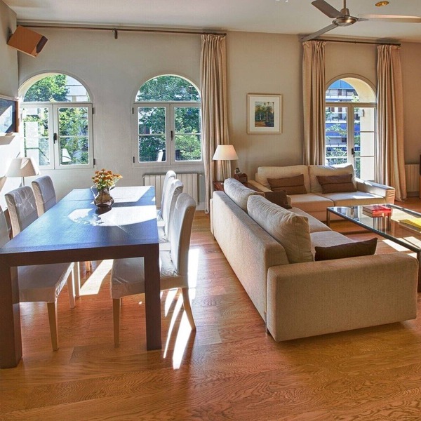 PRADA PENTHOUSE (terrace, free WIFI, A/C, central, spacious, bright, elegant)