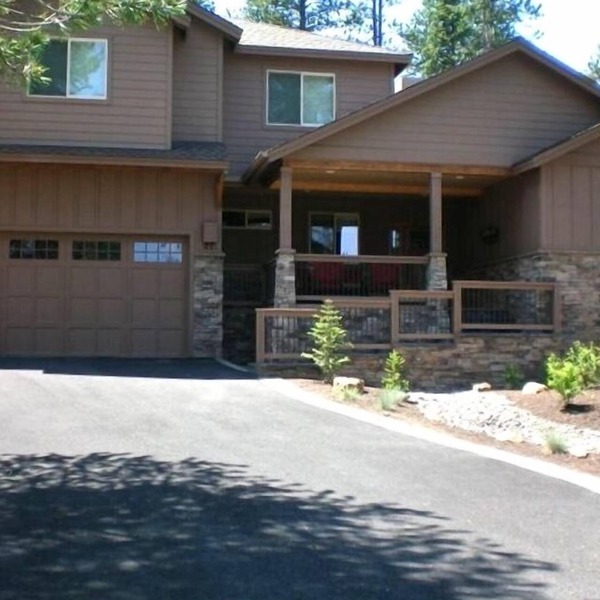 Premier Luxury Home with 6 BR/7 BA, Hot Tub, Game Room, SHARC passes, A/C