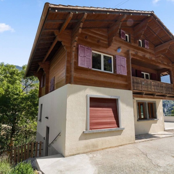 Pretty chalet-style studio