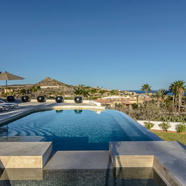 Price slashed 4th July weekend! Luxury Villa, Ocean Views, Pool, Walk to Beach