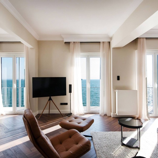 Primavera' Seafront apt with tower view