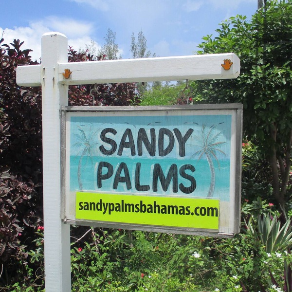 PRIME BEACHFRONT directly on HOOPERS BAY: KING OR TWIN BED STUDIO for 2