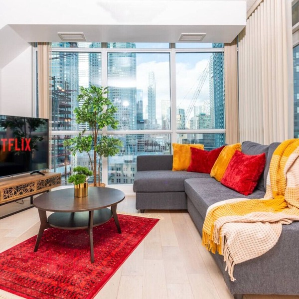Prime Downtown 2BR - 5 Min to Scotiabank Arena
