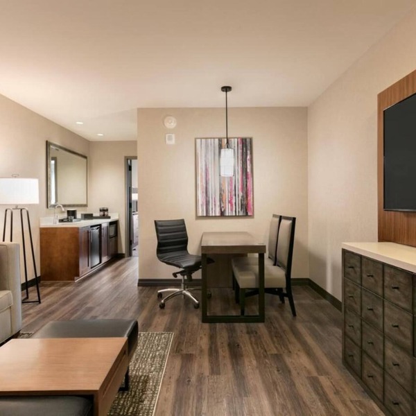 Prime Location! 4 Convenient Units, Pool, Free Parking, Free Breakfast!