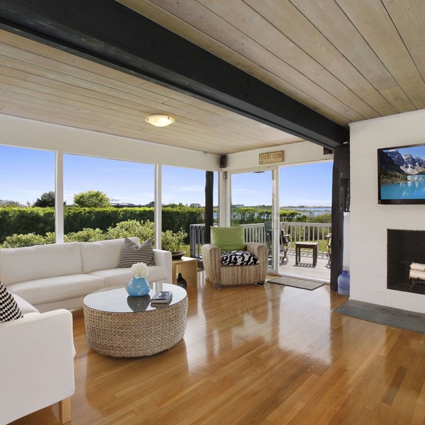 > Prime Waterfront Location, Private, Dock, 5 minute Walk to Ocean & Beach <