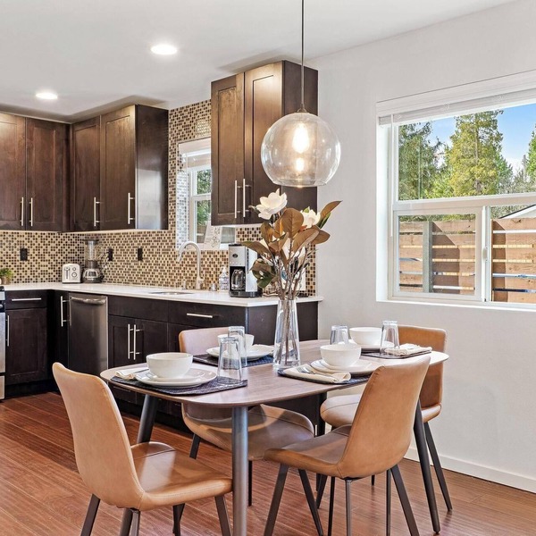 Pristine & Beautiful 3b2b Townhouse in West Seattle