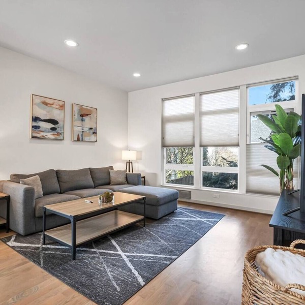 Pristine Townhome with On Site Parking in Vibrant Ballard