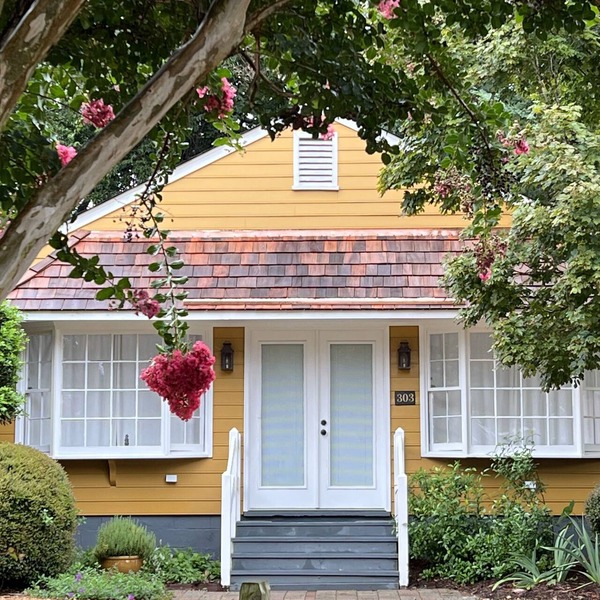 Private 1300 sq ft Cottage in Historic Yorktown-w/trolley access