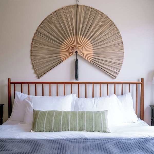 Private 2-bedroom, 1-bath apartment just 2 blocks from the beach!