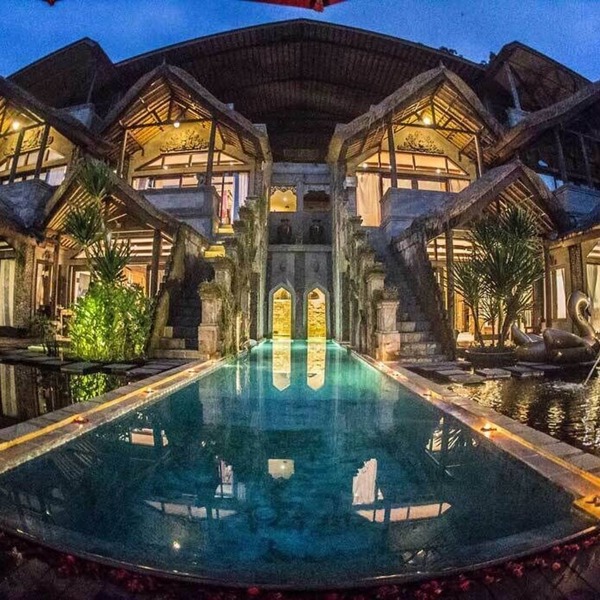 Private 3 Bedroom villa - Unique Castle Design