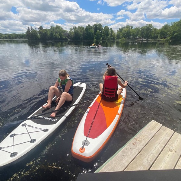 Private 3bdr cabin on Apple River kayaks, SUPS, & Sauna. Pet friendly!