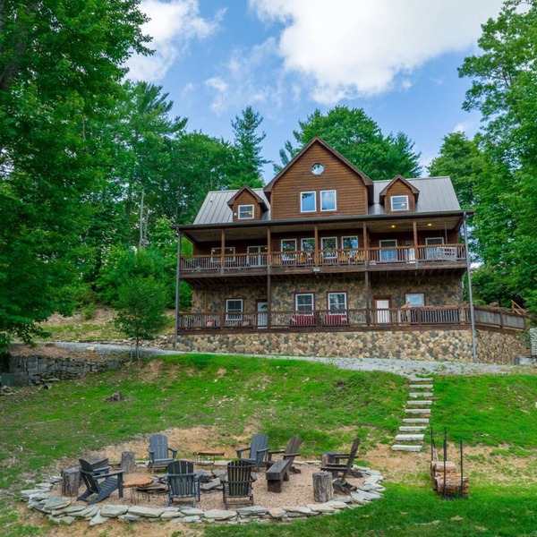 Private 7-Acre Sanctuary: Long-Range Views, Hot Tub & Game Room