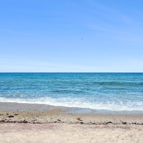 Private Beach access 4 bedroom house in the beautiful Culloden neighborhood