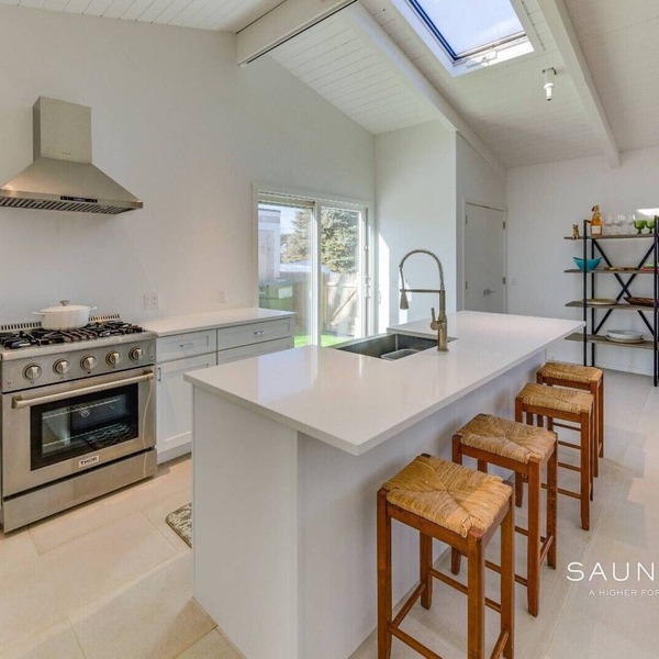 Private beach access with lifegaurd, 3 bedroom, outdoor shower, pool & hottub