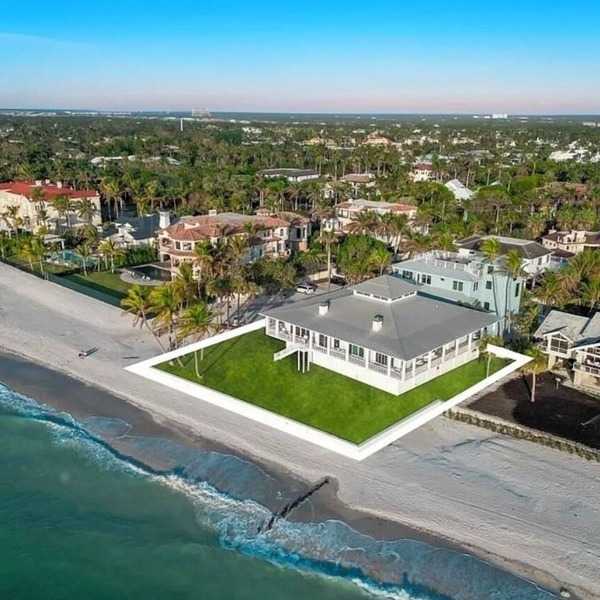 Private Beach Oceanfront Mansion Luxurious Naples Spacious 5 bedroom Palms Ritz