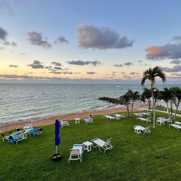Private Beach Retreat! Luxurious Bedding, Relaxing Pool, Best Sunsets, Fast WiFi