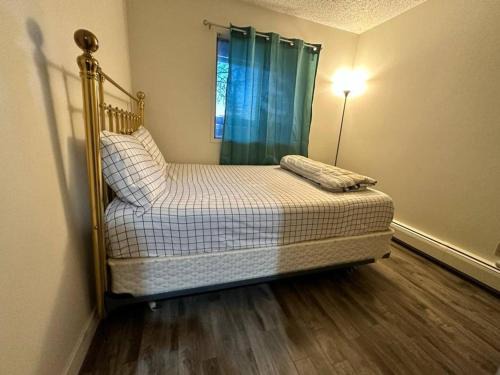 Private bedroom with queen bed