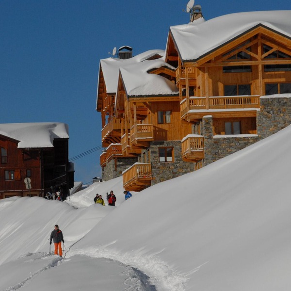 Private chalet Grand standing 8+2 pers. Val-Thorens, skis on