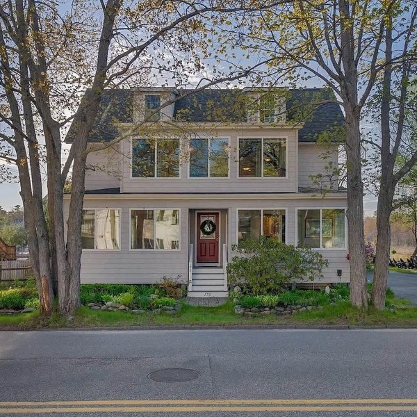 Private Coastal 5 BD Home - Heart of Ocean Park
