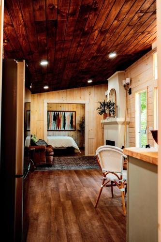 Private Couples Retreat Scenic Hottub -Fireplace