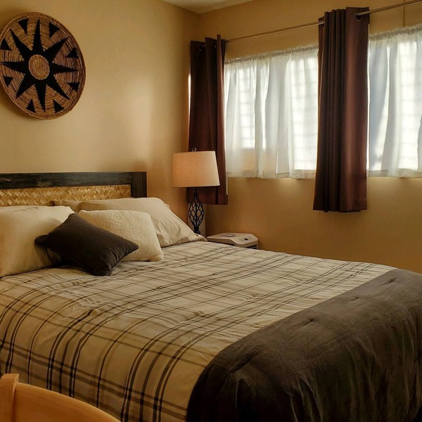 Private Cozy Studio walking distance to beaches, shops, restaurants and bars