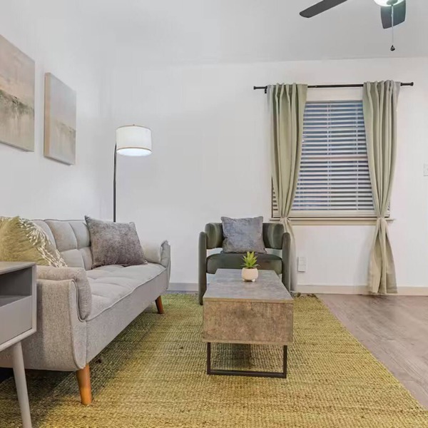 Private Downtown Austin Suite–King–UT–F1–ACL Fest