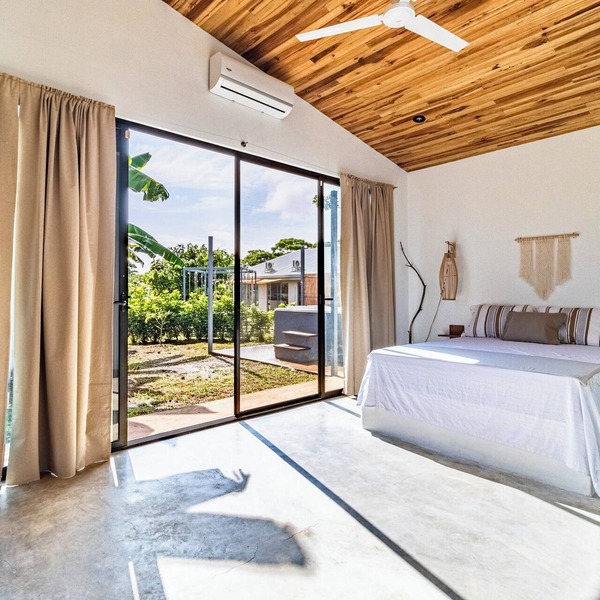 Private Eco-Luxury Villa near Rio Celeste | Jacuzzi Nature Sleeps 8