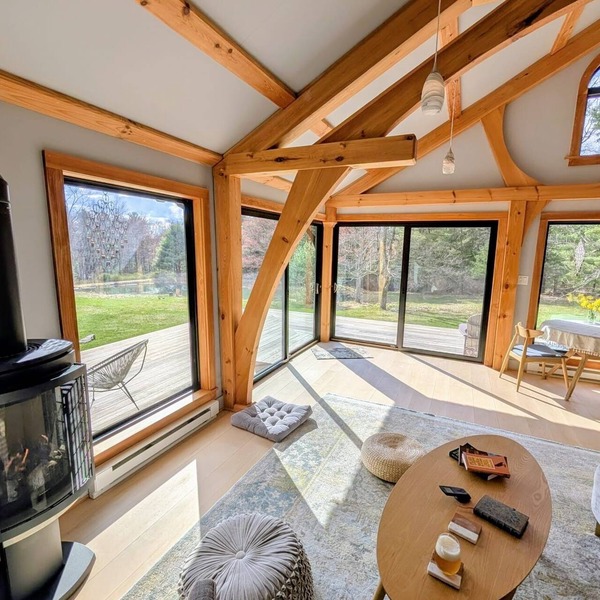 Private Escape: Gorgeous Cabin on 20 acres overlooking pond.