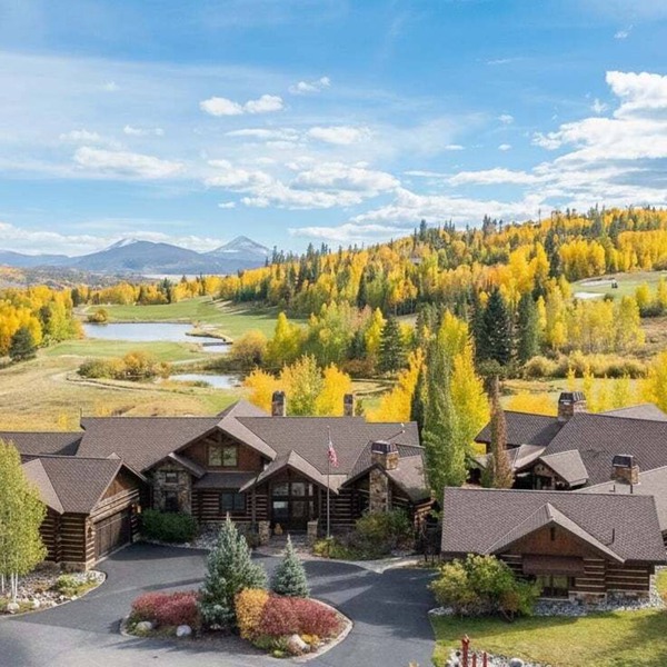 Private Estate 🏔️ 9,400 sq ft ✨ Game Room 🎱 Steam Sauna 💦 1.5 Acres 🧖‍♀️ Spa