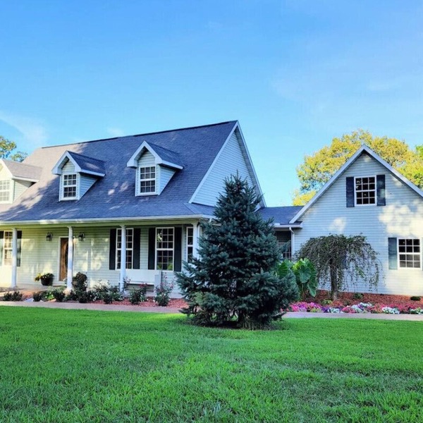 Private Farmhouse Retreat in Shoal Creek