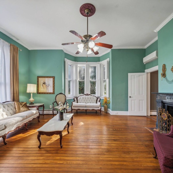 Private First Floor of Historic Victorian–King Bed, Full Kitchen, Screened Porch