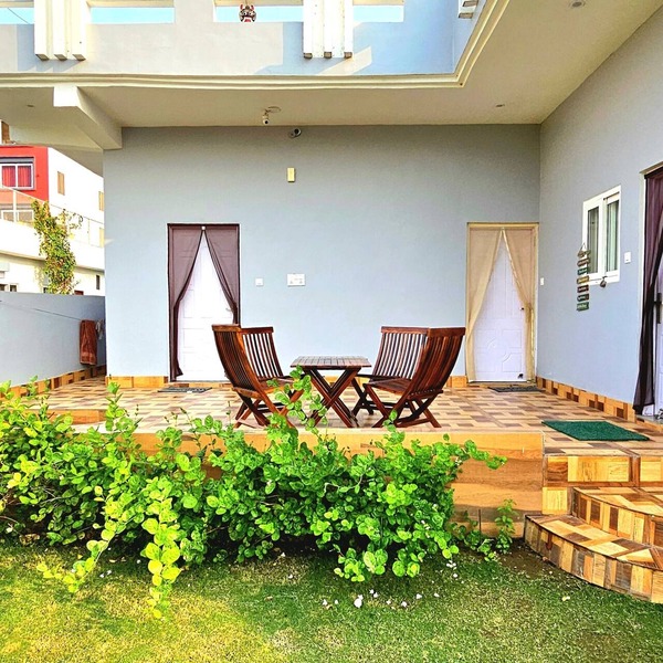 Private Garden Villa by Ganges. 2BK with beautiful Garden/Kitchen/Wi-Fi/Parking