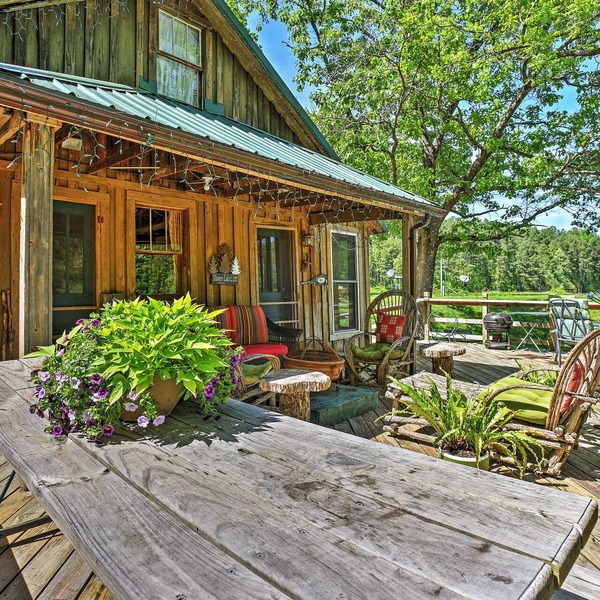 Private Getaway on 270 Acres w/Lake: Swim & Canoe