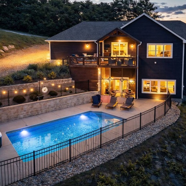 Private Heated Pool Hot Tub Lake Views