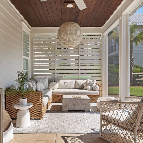 Private Htd Saltwater Pool-2 Min Walk to Private Uncrowded Beach-Bikes-Golf cart