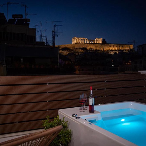 Private Jacuzzi & Acropolis View - The Athenian Loft