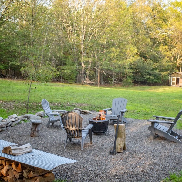 Private Kerhonkson cottage on 3 acres with hot tub, pure coziness.