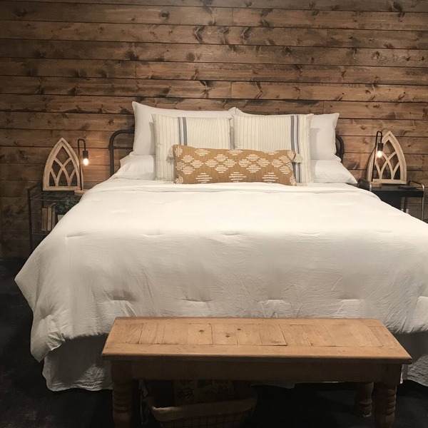 Private King Suite-pool house,hot tub, spa, bfast!