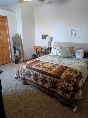 Private Lake Suite Basement Apt- Cabin Feel - Near Twin Cities - Dog-Friendly