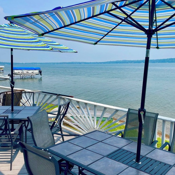 Private Level Beachfront, Fenced Yard, Boat Dock,Kayaks,CentralAir, Great Views!