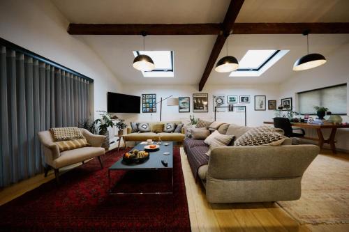 Private Luxury Open-Plan Barn Conversion