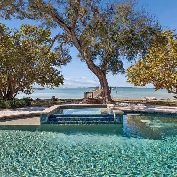 Private Luxury Waterfront Home near Downtown Dunedin