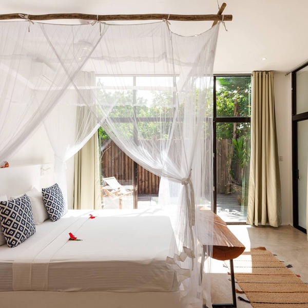 Private Mini Pool + Free Wifi + Outdoor Shower at la Pointe Beach Huts