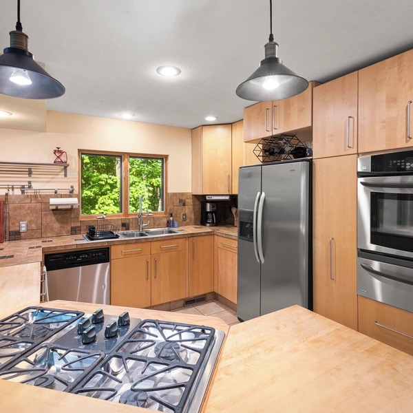 Private Mountain Retreat near Breweries and Wineries