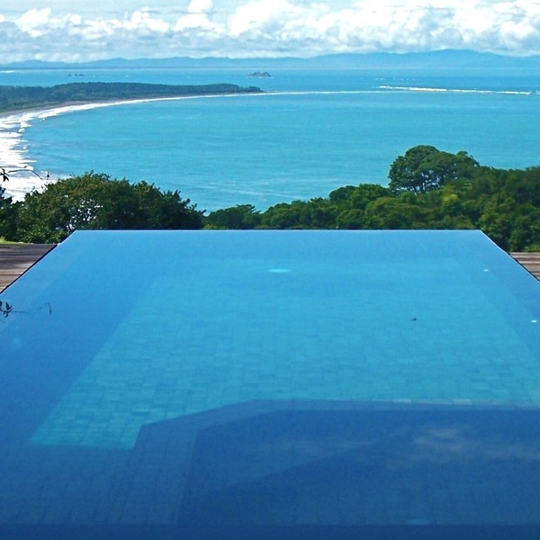 Private Nature Reserve. Stunning coast views. 3 minutes to the beach.